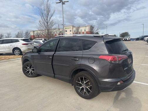 2016 Toyota RAV4 SE