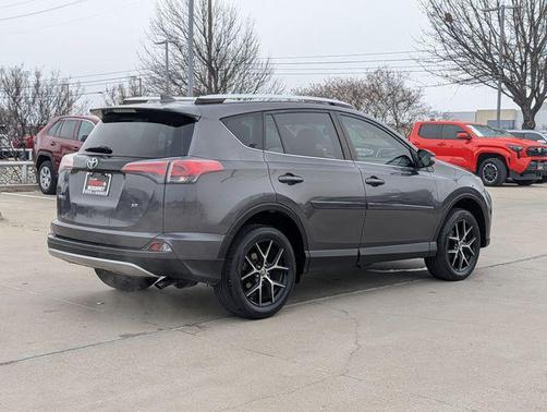 2016 Toyota RAV4 SE