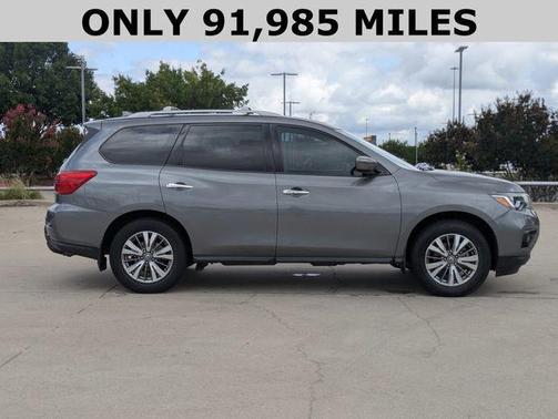 2019 Nissan Pathfinder SV