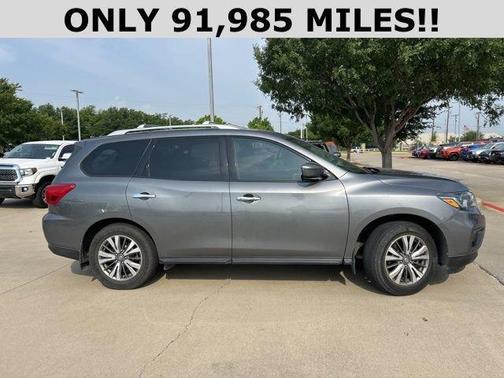 2019 Nissan Pathfinder SV