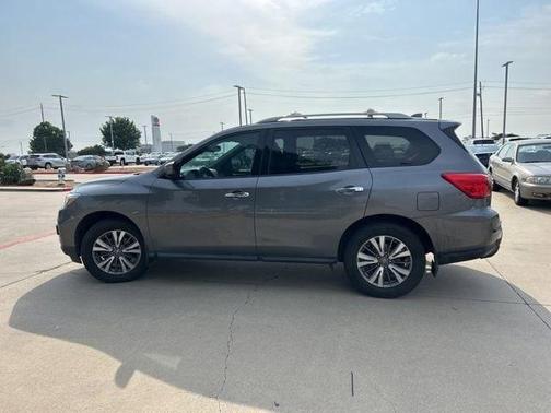 2019 Nissan Pathfinder SV