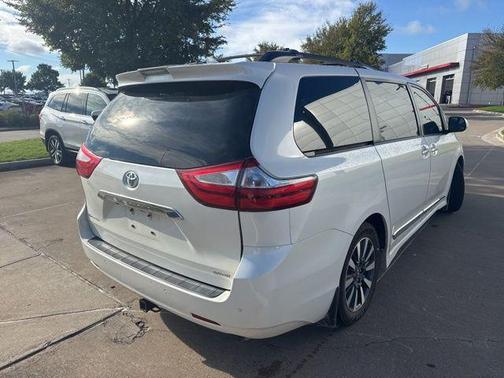 2018 Toyota Sienna Limited Premium