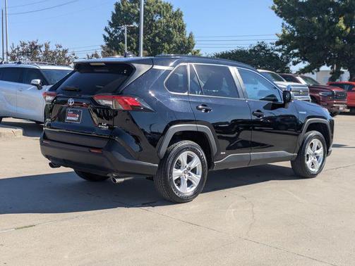 2021 Toyota RAV4 Hybrid LE
