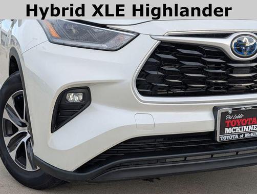 Blizzard Pearl 2021 Toyota Highlander Hybrid XLE