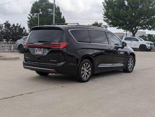 2022 Chrysler Pacifica Hybrid Pinnacle