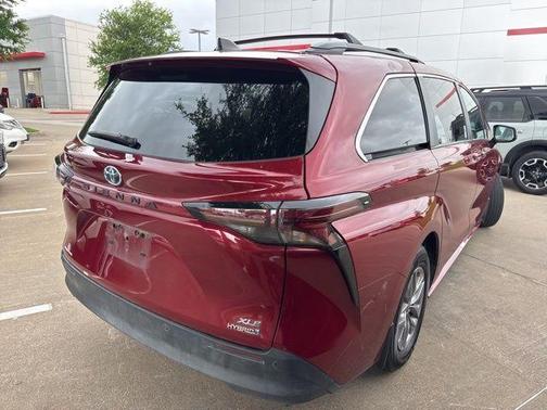 2023 Toyota Sienna XLE