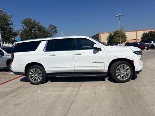 2022 Chevrolet Suburban LT