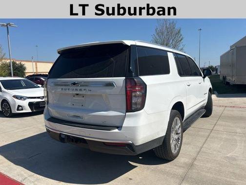 2022 Chevrolet Suburban LT