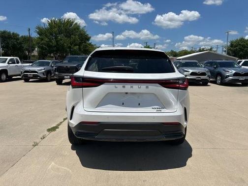2022 Lexus NX 350h Premium