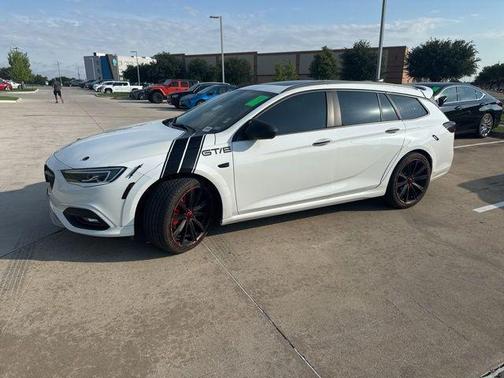 2020 Buick Regal TourX Essence
