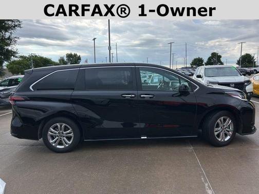 2022 Toyota Sienna XSE 7 Passenger