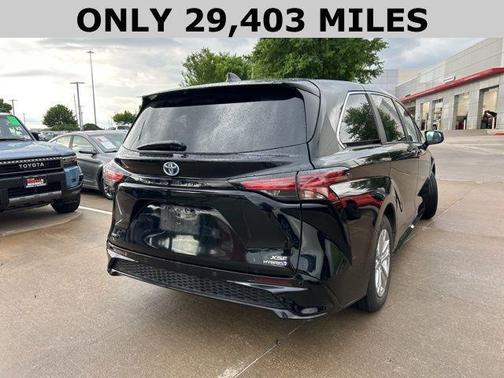 2022 Toyota Sienna XSE 7 Passenger