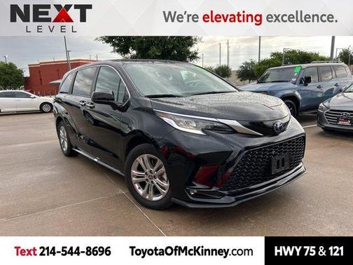 2022 Toyota Sienna XSE 7 Passenger