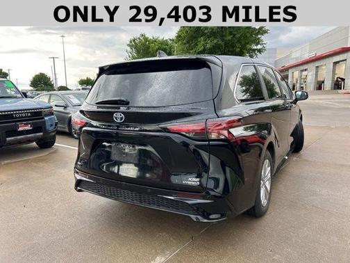 2022 Toyota Sienna XSE 7 Passenger