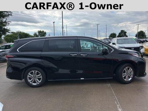 2022 Toyota Sienna XSE 7 Passenger