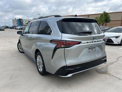2021 Toyota Sienna XSE 7 Passenger