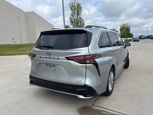 2021 Toyota Sienna XSE 7 Passenger