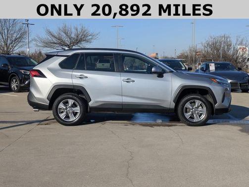 2024 Toyota RAV4 Hybrid SE