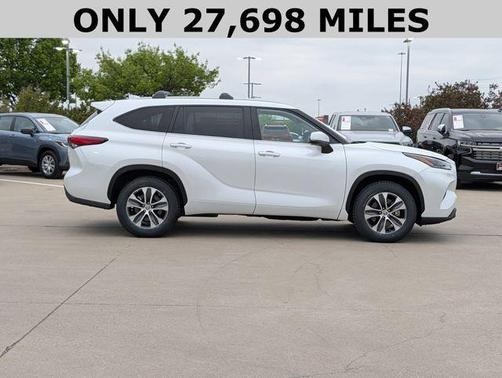 Wind Chill Pearl 2023 Toyota Highlander XLE