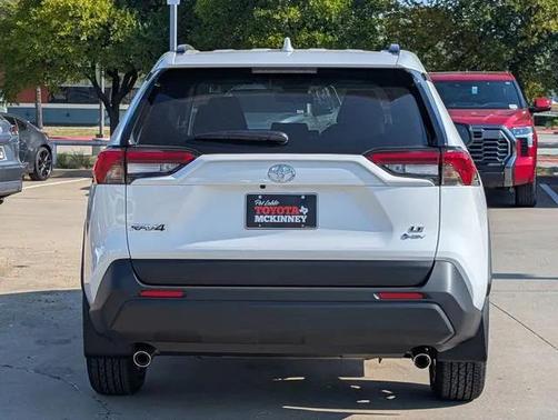 2025 Toyota RAV4 Hybrid LE