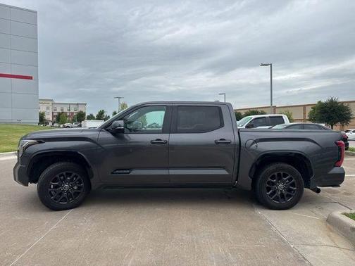 2022 Toyota Tundra Platinum