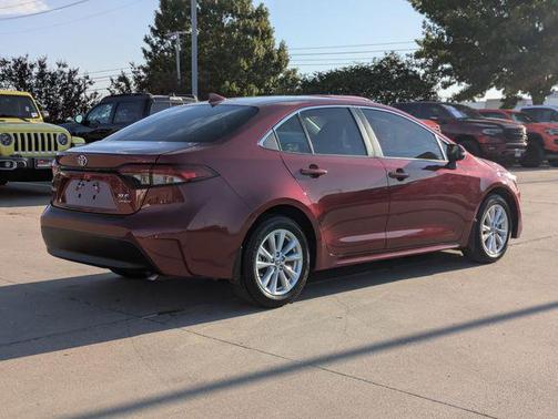 2025 Toyota Corolla Hybrid XLE