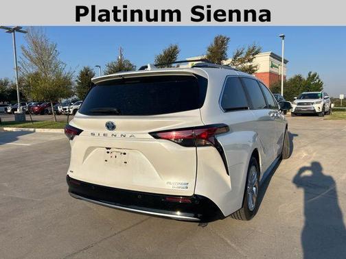 2023 Toyota Sienna Platinum 7 Passenger