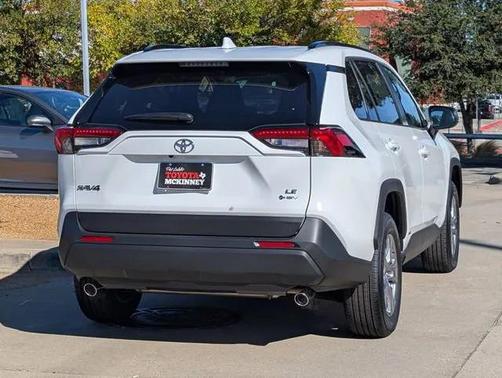 2025 Toyota RAV4 Hybrid LE