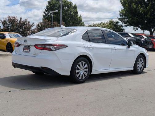 2023 Toyota Camry Hybrid LE
