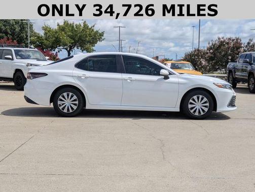 2023 Toyota Camry Hybrid LE