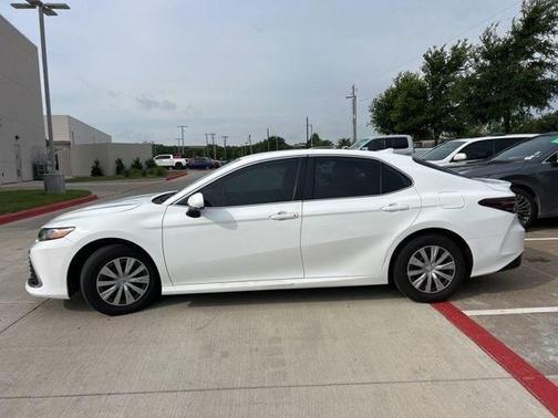 2023 Toyota Camry Hybrid LE