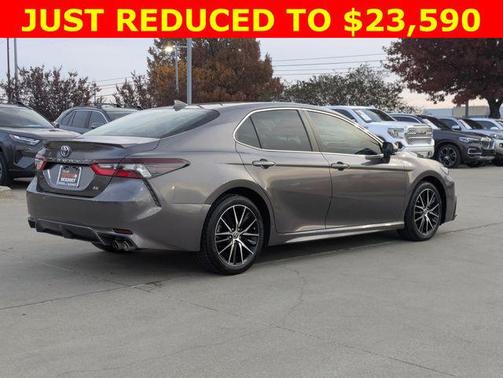 2022 Toyota Camry SE