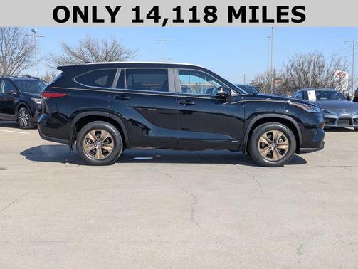 2023 Toyota Highlander Hybrid XLE