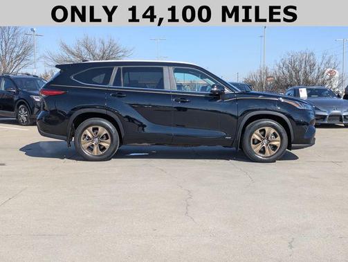 2023 Toyota Highlander Hybrid XLE