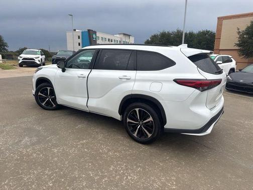2022 Toyota Highlander XSE