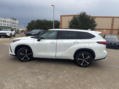 2022 Toyota Highlander XSE