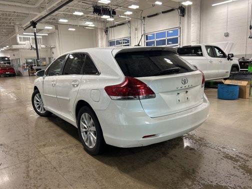Blizzard Pearl 2014 Toyota Venza LE