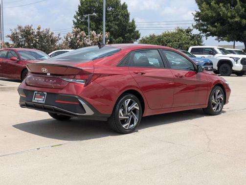 2025 Hyundai ELANTRA Sport