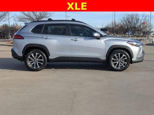 2024 Toyota Corolla Cross XLE