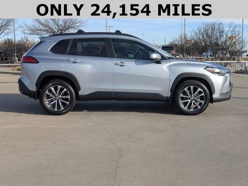 2024 Toyota Corolla Cross XLE