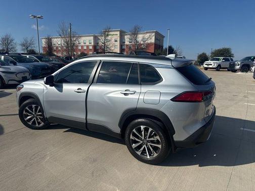 2024 Toyota Corolla Cross XLE