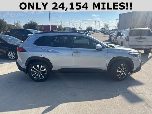 2024 Toyota Corolla Cross XLE