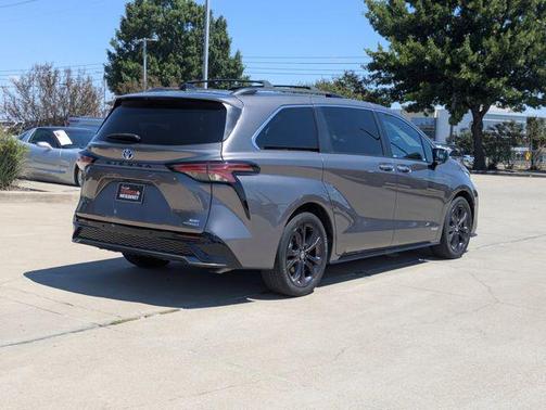 2021 Toyota Sienna XSE 7 Passenger