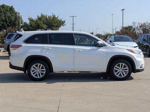 2015 Toyota Highlander LE