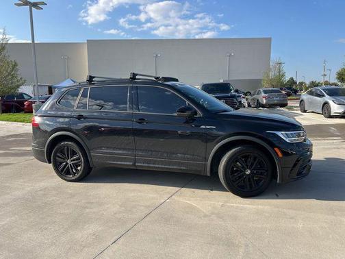2022 Volkswagen Tiguan 2.0T SE R-Line Black 4MOTION