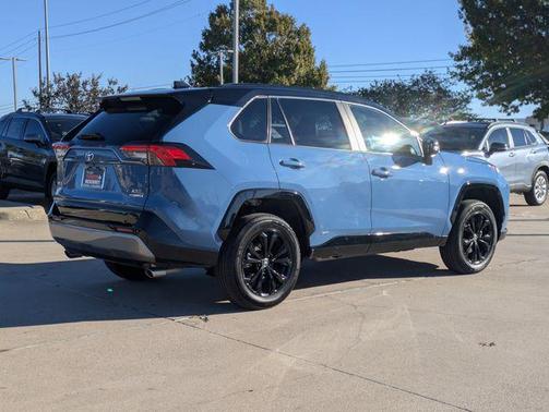 2024 Toyota RAV4 Hybrid SE