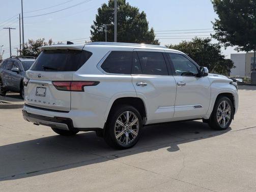 2023 Toyota Sequoia Capstone
