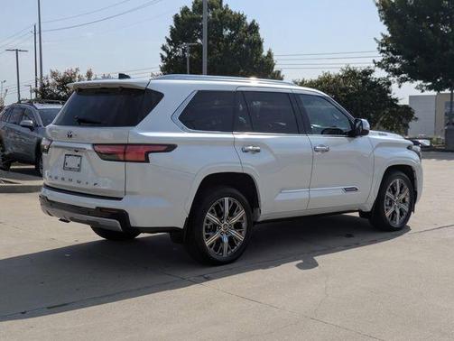 2023 Toyota Sequoia Capstone