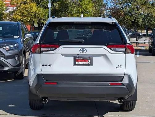 2025 Toyota RAV4 Hybrid LE