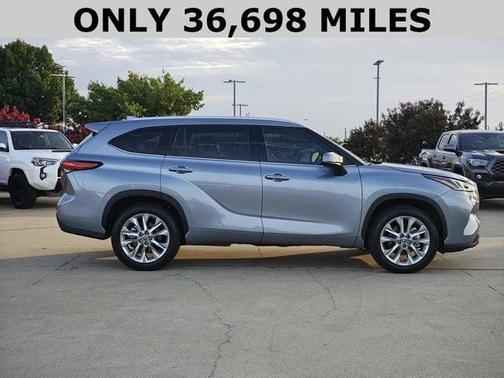 2022 Toyota Highlander Hybrid Limited
